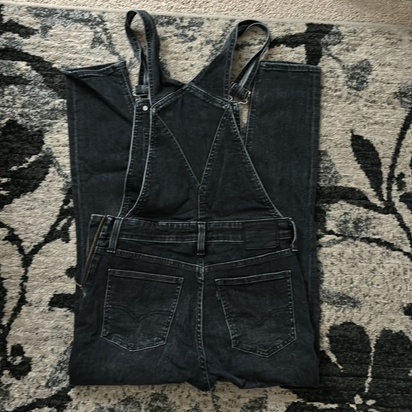 Levi’s overalls size 28 - Picture 3 of 3